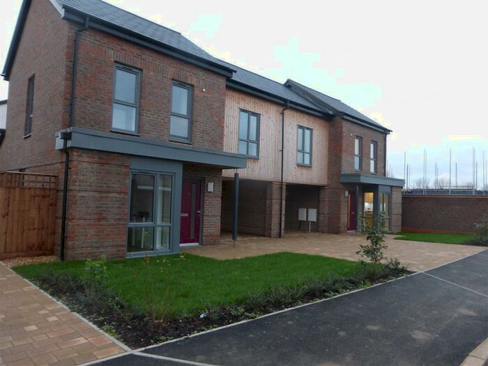 2 Bedroom House To Rent In Harvard Way, Oakgrove, Milton Keynes, MK10