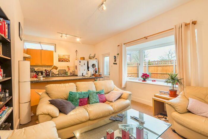 2 Bedroom Flat To Rent In Trinity Road, Wimbledon SW19