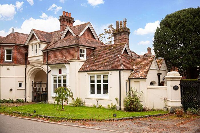 3 Bedroom Link Detached House For Sale In Hammerwood Road, Ashurst Wood, RH19