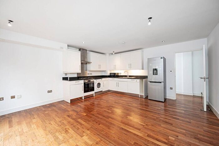 2 Bedroom Flat For Sale In Hoxton Square, Hoxton, London, N1