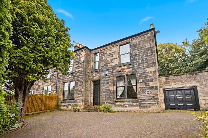 4 Bedroom Semi-Detached House For Sale In Low Road, Castlehead, PA2