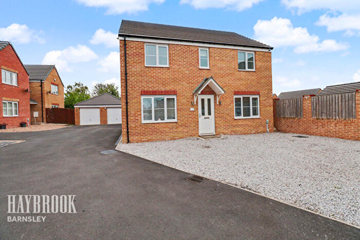 4 Bedroom Detached House For Sale In Lundhill Drive, Wombwell, S73