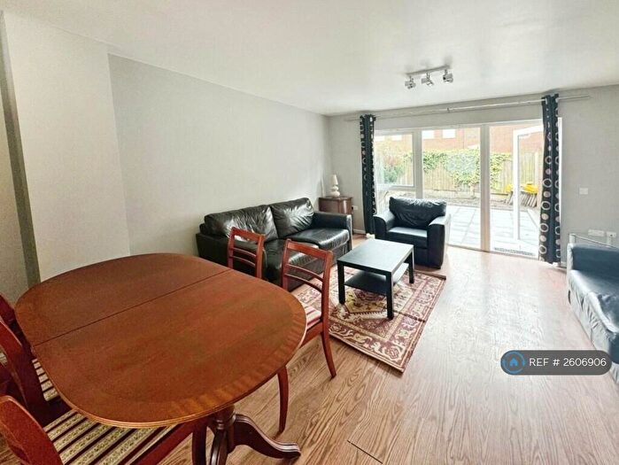 3 Bedroom Terraced House To Rent In Devonshire Street South, Manchester, M13