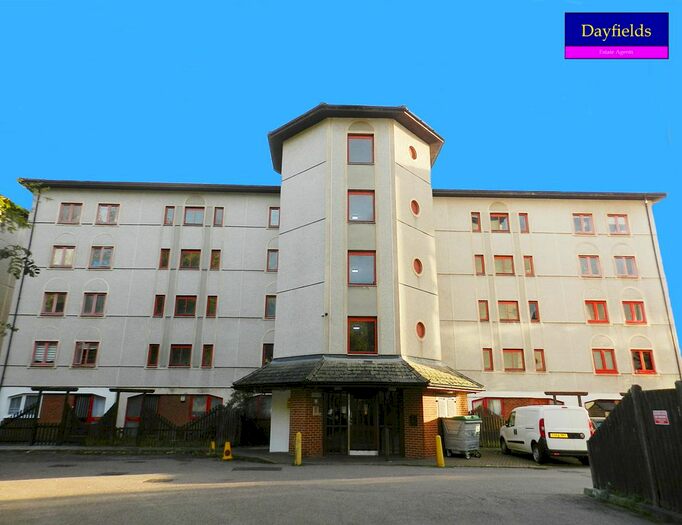 1 Bedroom Flat To Rent In Eleanor Way, Waltham Cross, EN8