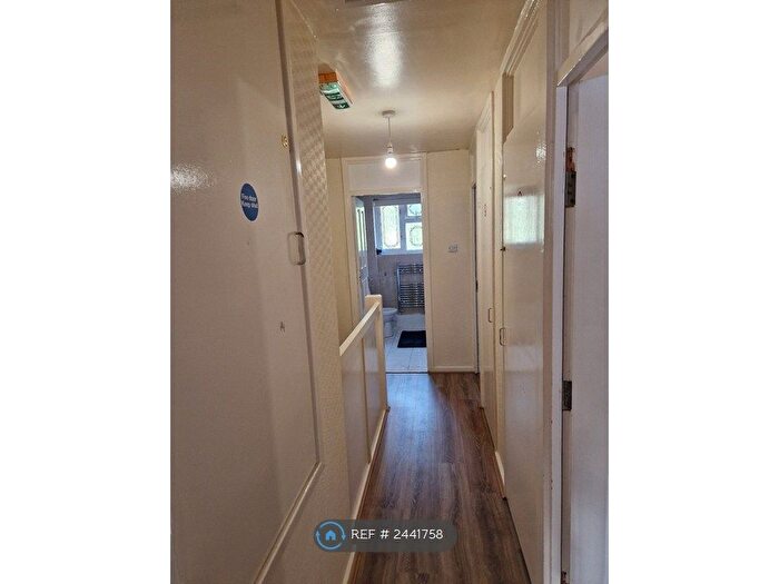 4 Bedroom Semi-Detached House To Rent In Crane Close, Dagenham, RM10