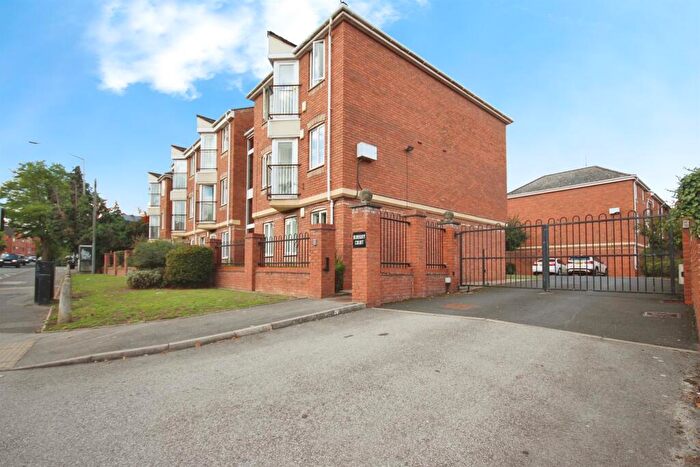 2 Bedroom Apartment For Sale In Burbury Court, Warwick, CV34