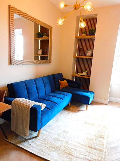1 Bedroom Flat To Rent In Partick, G11