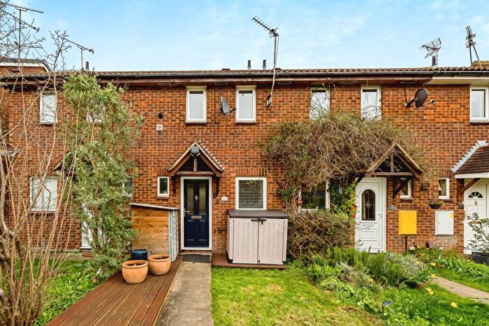 2 Bedroom House To Rent In Aspen Close, Aylesbury, HP20