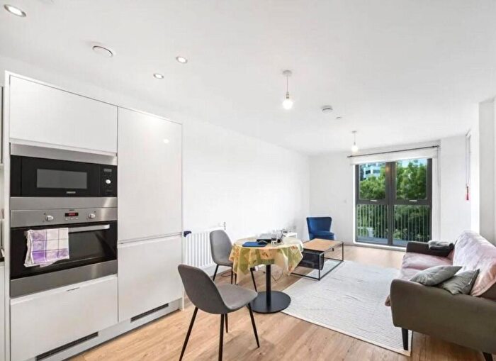 1 Bedroom Apartment To Rent In Lakeside Drive, London, NW10