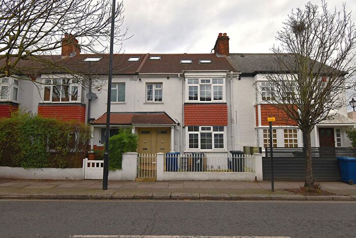 5 Bedroom Flat To Rent In London, W4