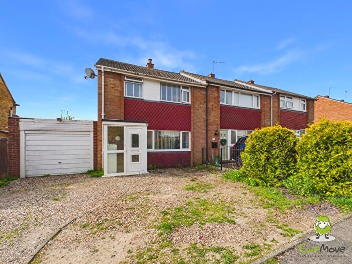 3 Bedroom End Of Terrace House For Sale In Baird Avenue, Basingstoke, Hampshire, RG22