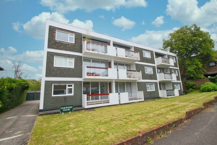 3 Bedroom Apartment To Rent In Flat Oakwood Court, Gordon Road, E4