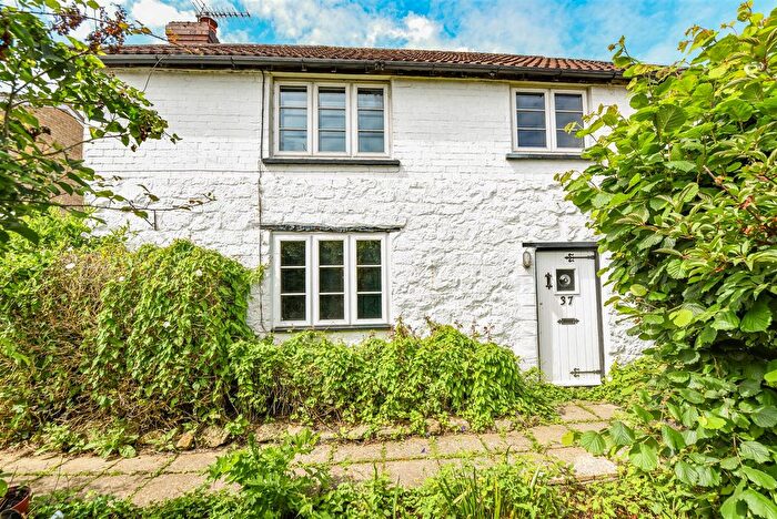 2 Bedroom Cottage For Sale In High Street, Cam, Dursley, GL11