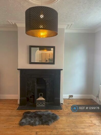 2 Bedroom Terraced House To Rent In Paisley Place, Leeds, LS12