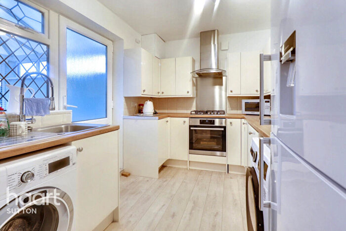 2 Bedroom Terraced House For Sale In Abbotsbury Road, Morden, SM4