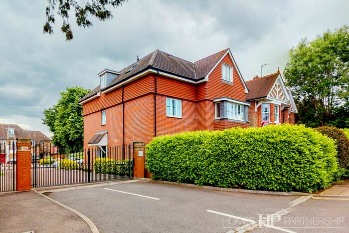 2 Bedroom Flat To Rent In Argyll Court, Crawley, RH11