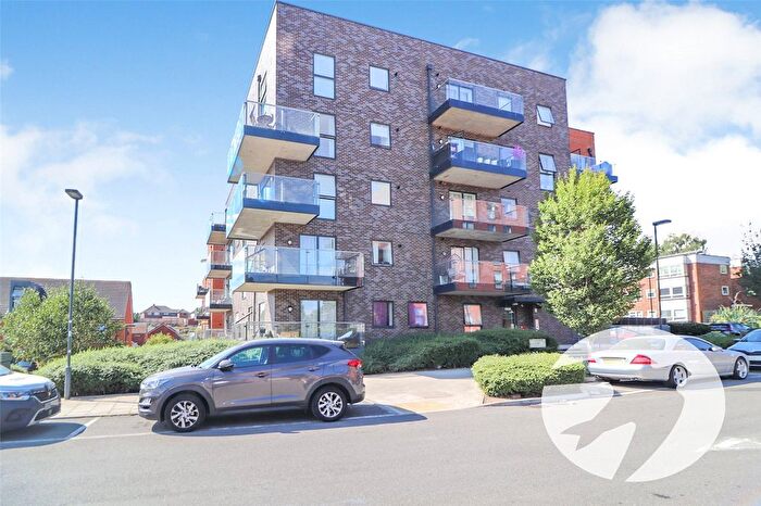 2 Bedroom Flat For Sale In Dell View Road, Erith, DA8