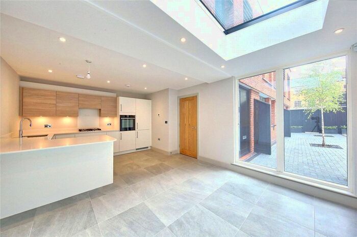 2 Bedroom End Of Terrace House To Rent In Old Bakery Mews, Hampton Wick, Kingston Upon Thames, KT1