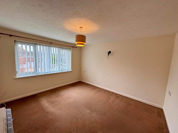 1 Bedroom Flat To Rent In Cauldwell Hall Road, Off Woodbridge Road, Ipswich, IP4