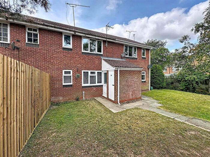 1 Bedroom Apartment For Sale In Ebourne Close, Kenilworth, CV8