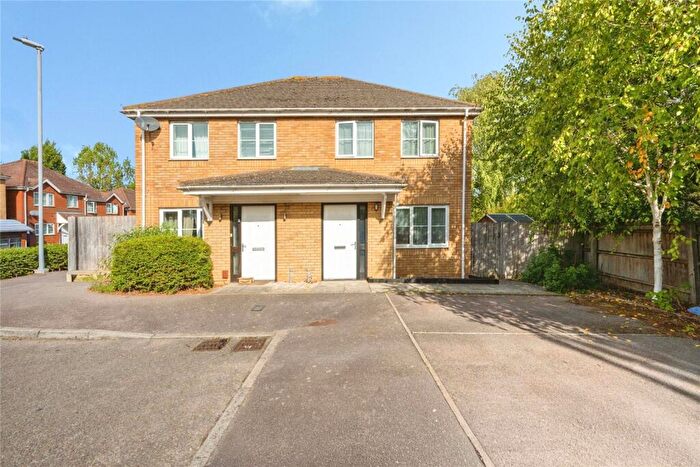 2 Bedroom Semi-Detached House For Sale In Primrose Close, Luton, Bedfordshire, LU3