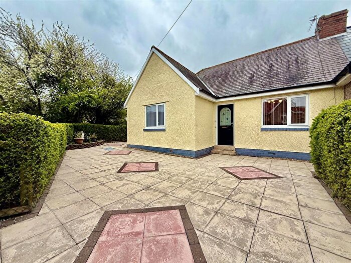 2 Bedroom Semi-detached Bungalow For Sale In Elder Gardens, Eighton Banks, Gateshead, NE9