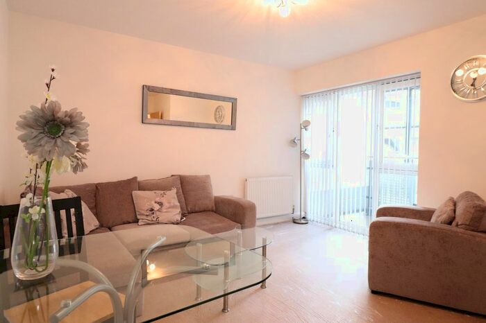 2 Bedroom Flat To Rent In Buttonbox, Warstone Lane, Birmingham, B18