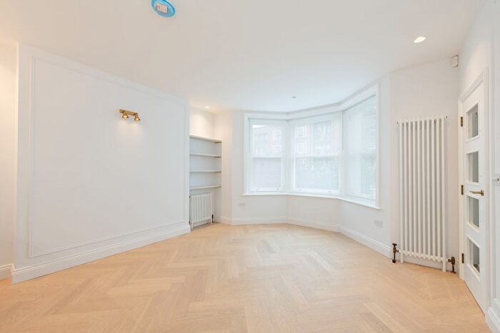 2 Bedroom Flat To Rent In Upper Park Road, London, NW3