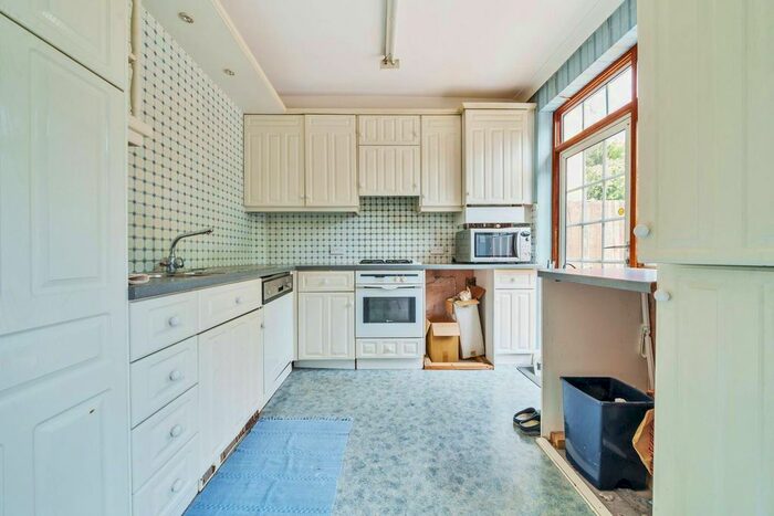 3 Bedroom End Terrace House For Sale In Kenton Lane, Harrow Weald, Harrow, HA3