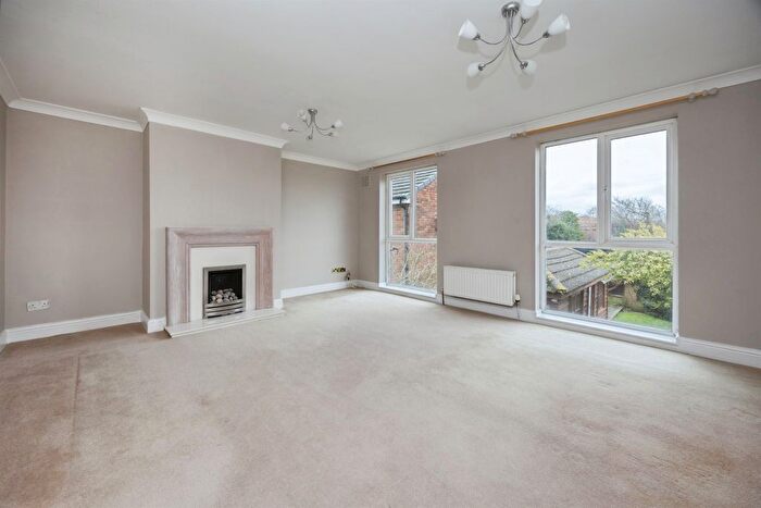 4 Bedroom Semi Detached House For Sale In Mortimer Close, Ashford, TN23