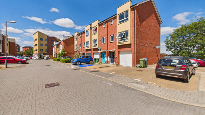 4 Bedroom End Of Terrace House For Sale In Stilton Close, Aylesbury, Buckinghamshire, HP19