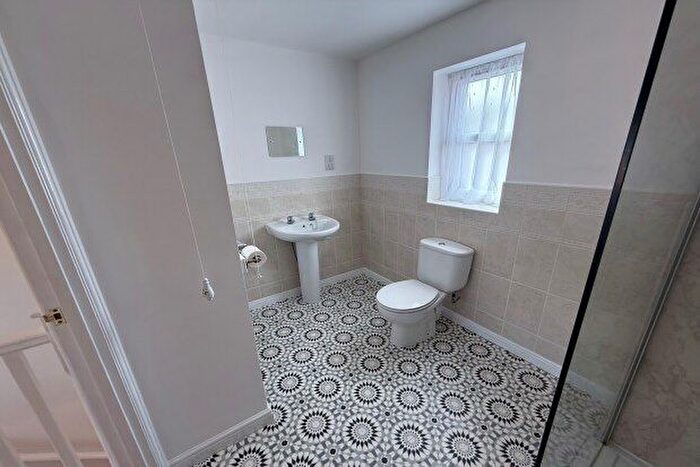 3 Bedroom Semi-Detached House To Rent In Broadlands Close, Sutton-In-Ashfield, NG17