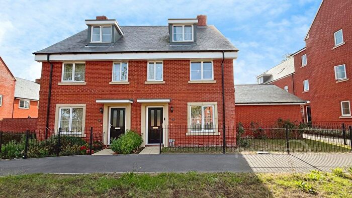 4 Bedroom Semi-Detached House For Sale In Hardinge Close, Wellesley, Aldershot, GU11