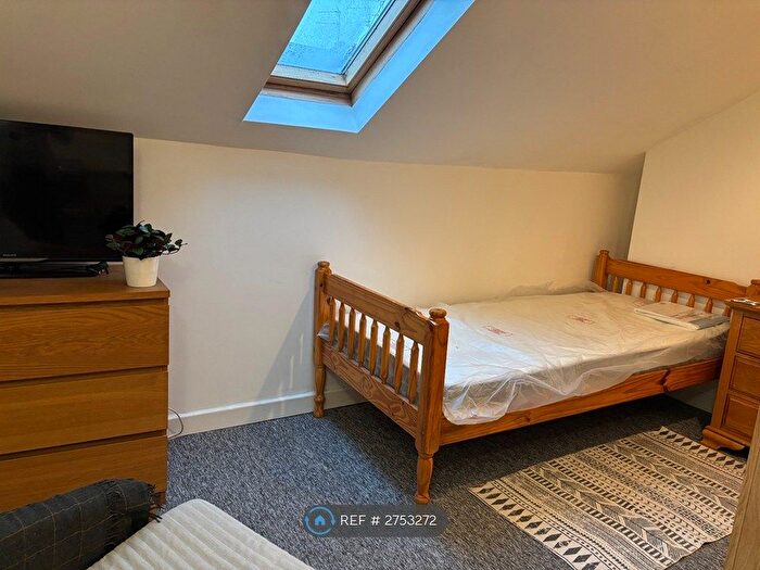 Studio To Rent In Tempest Road, Leeds, LS11