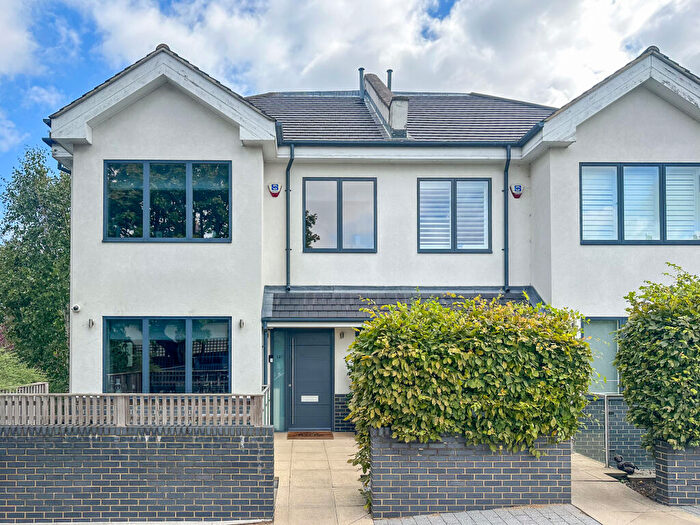 5 Bedroom Semi Detached House For Sale In Creighton Avenue, London, N10