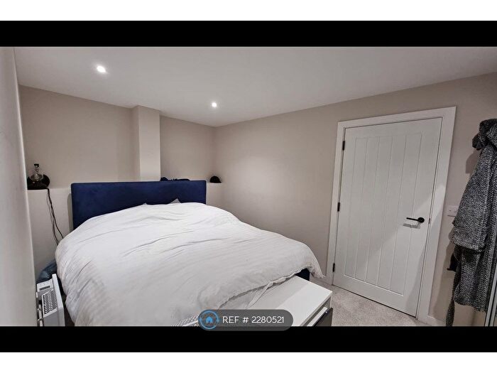 1 Bedroom Flat To Rent In Kingswood, Bristol, BS15