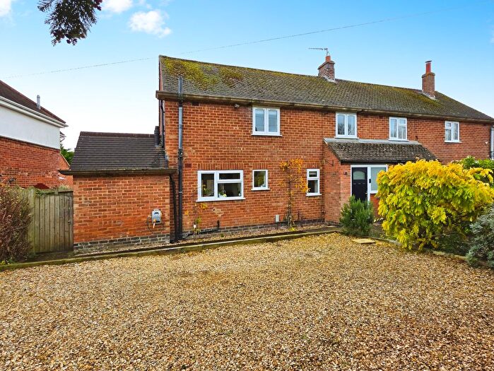 3 Bedroom Semi-Detached House For Sale In Courteenhall Road, Northampton, NN7