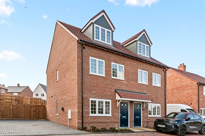 3 Bedroom Semi-Detached House To Rent In Bridle Crescent, Braintree, Essex, CM7