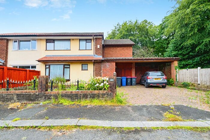 4 Bedroom Semi-Detached House For Sale In Brakesmere Grove, Worsley, Manchester, Greater Manchester, M28
