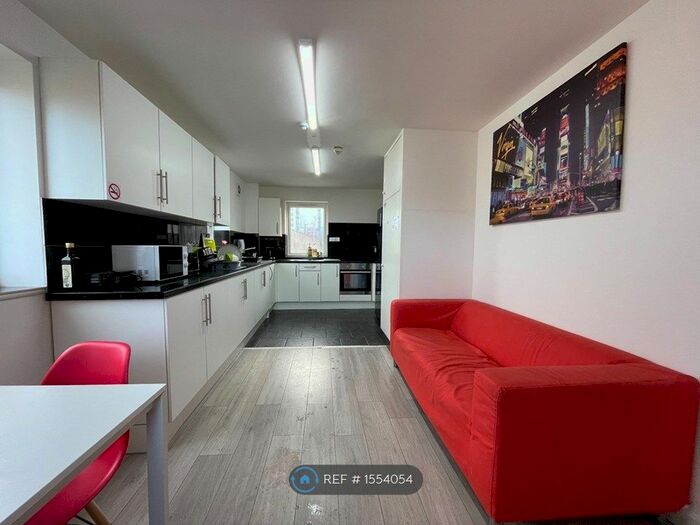 3 Bedroom Flat To Rent In The Bathfield, Sheffield, S3