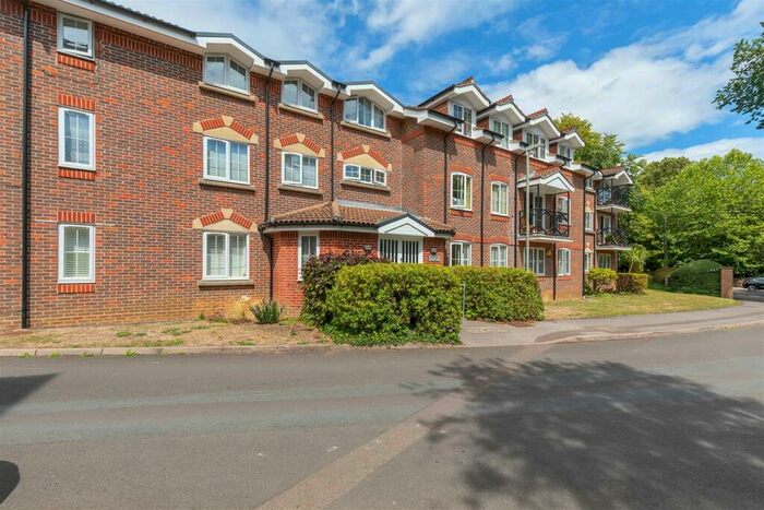 2 Bedroom Flat To Rent In Tower Gate, Preston, Brighton, BN1