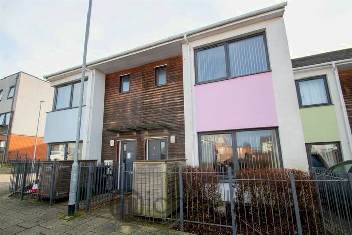 3 Bedroom Semi-Detached House To Rent In Barton Boulevard, Colchester, CO4