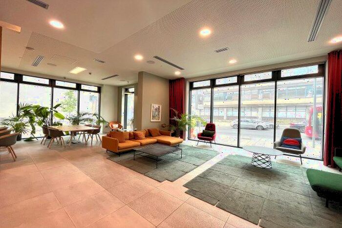 2 Bedroom Flat To Rent In Ilford Hill, Ilford, IG1