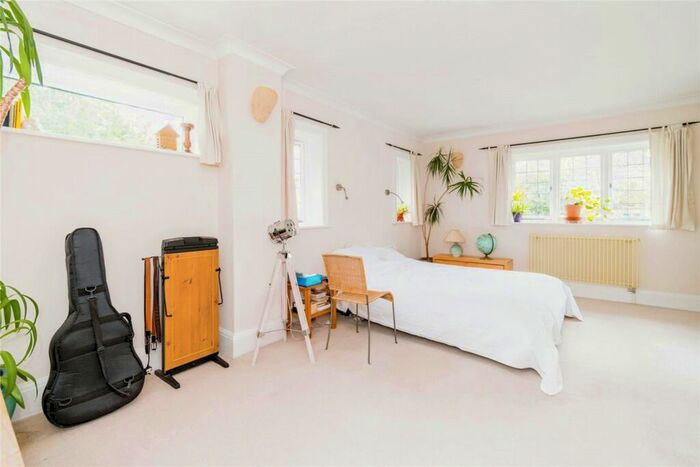 4 Bedroom Detached House For Sale In Bassett Close, Bassett, Southampton, Hampshire, SO16