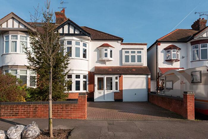 5 Bedroom Semi-Detached House To Rent In Wordsworth Avenue, E18