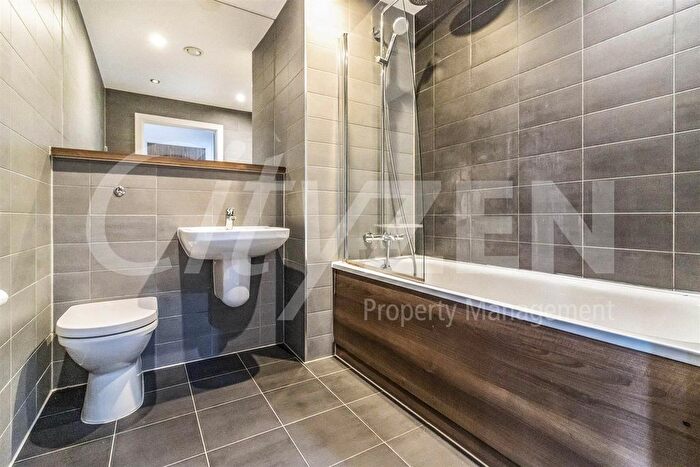 1 Bedroom Flat For Sale In Ordsall Lane, Salford, M5