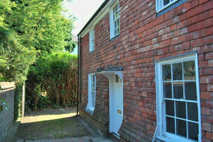 3 Bedroom Cottage To Rent In Frant Road, Tunbridge Wells, TN2
