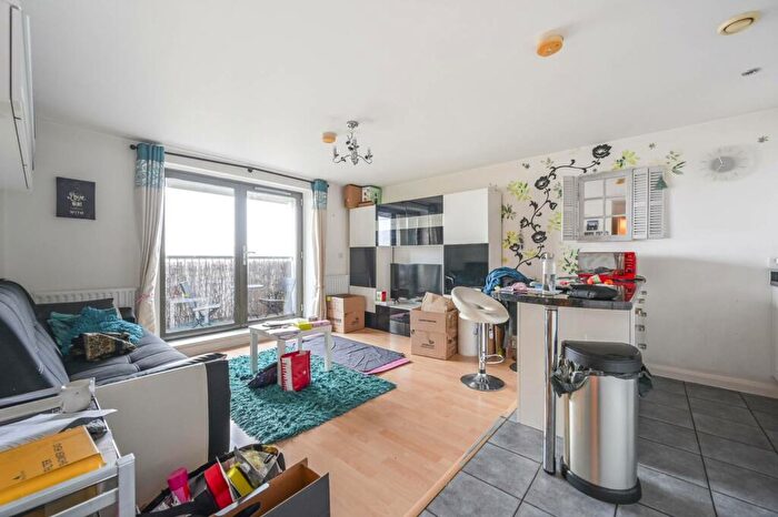 2 Bedroom Flat To Rent In Ariel Apartments, Canning Town, London, E16