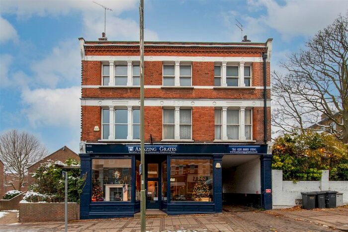 2 Bedroom Flat To Rent In High Road, London, N2