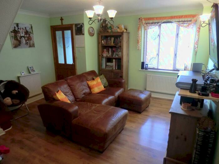 2 Bedroom House To Rent In Bideford Avenue, Herons Reach Area